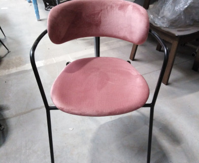 Кресло VAN HALLEN (mod. 2433S) ткань/металл, 54,5х53,5/76 см, высота до сиденья 46 см, коралловый/черный