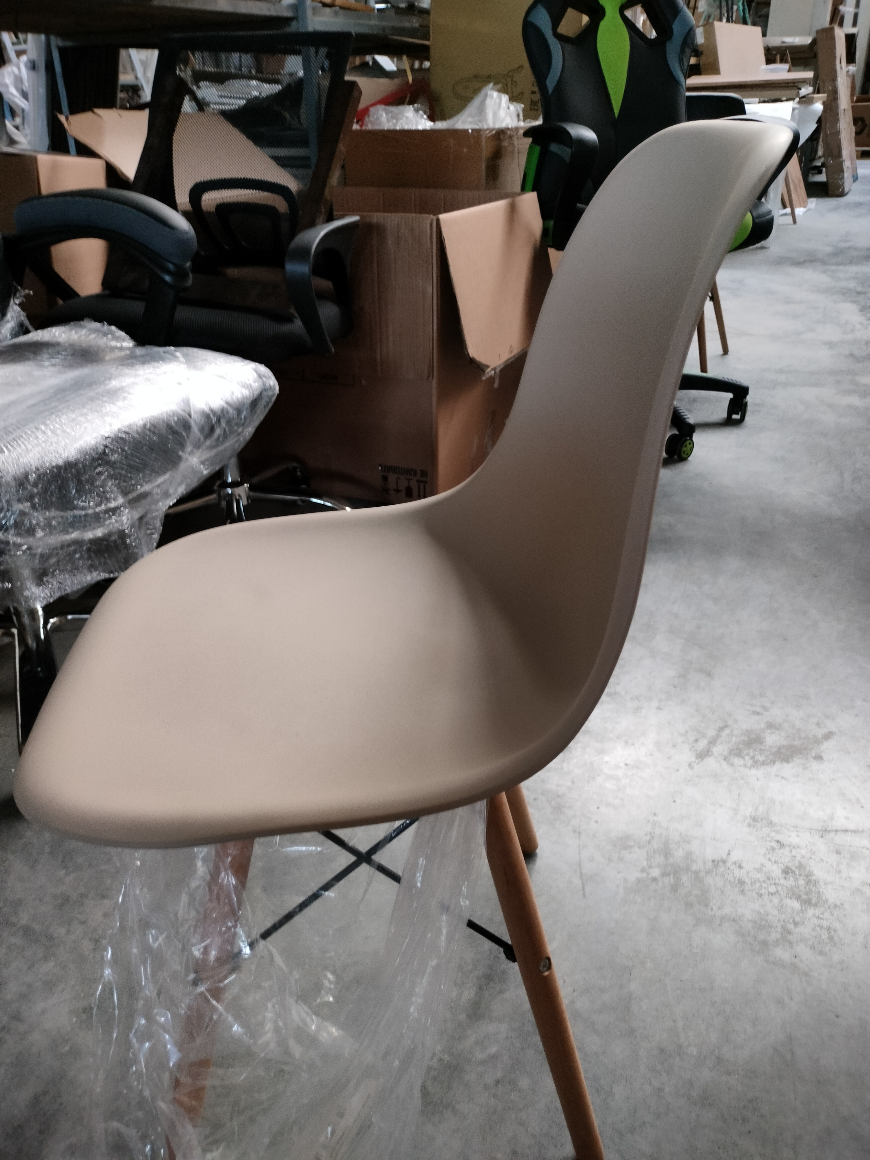 Стул CINDY (EAMES) (mod. 1801) / 1 шт. в упаковке дерево бук/металл/сиденье пластик, 45x51x82 см, Beige (Бежевый)