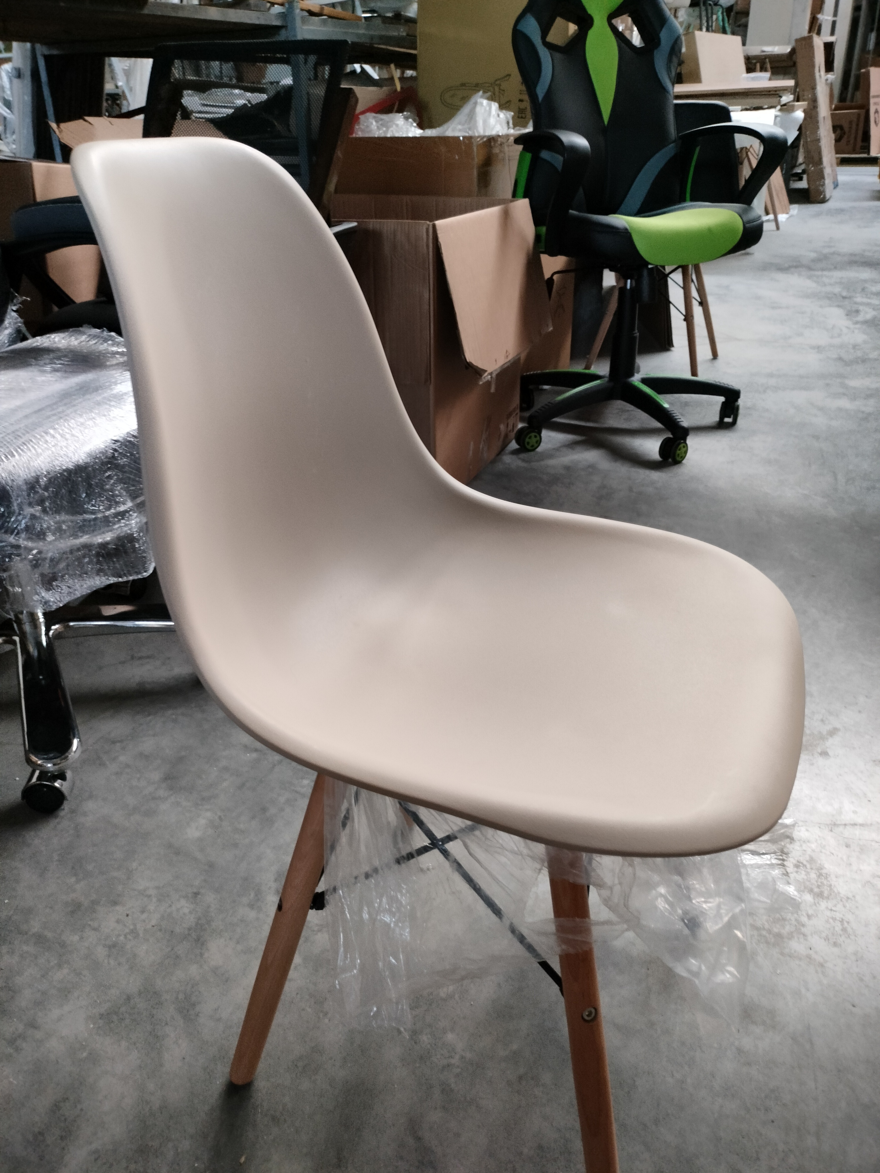 Стул CINDY (EAMES) (mod. 1801) / 1 шт. в упаковке дерево бук/металл/сиденье пластик, 45x51x82 см, Beige (Бежевый)