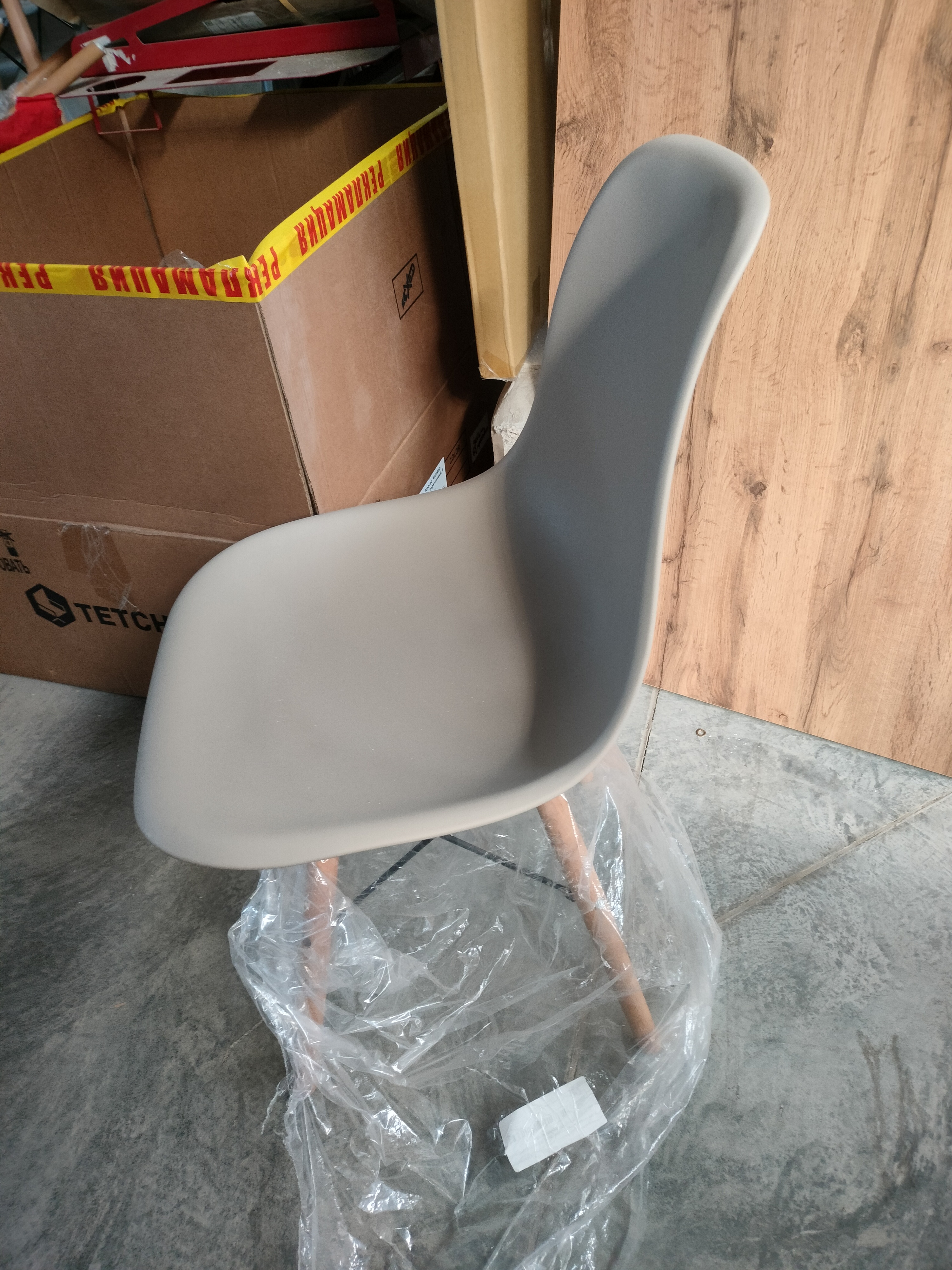 Стул CINDY (EAMES) (mod. 1801) дерево бук/металл/сиденье пластик, 45x51x82 см, Beige (Бежевый)
