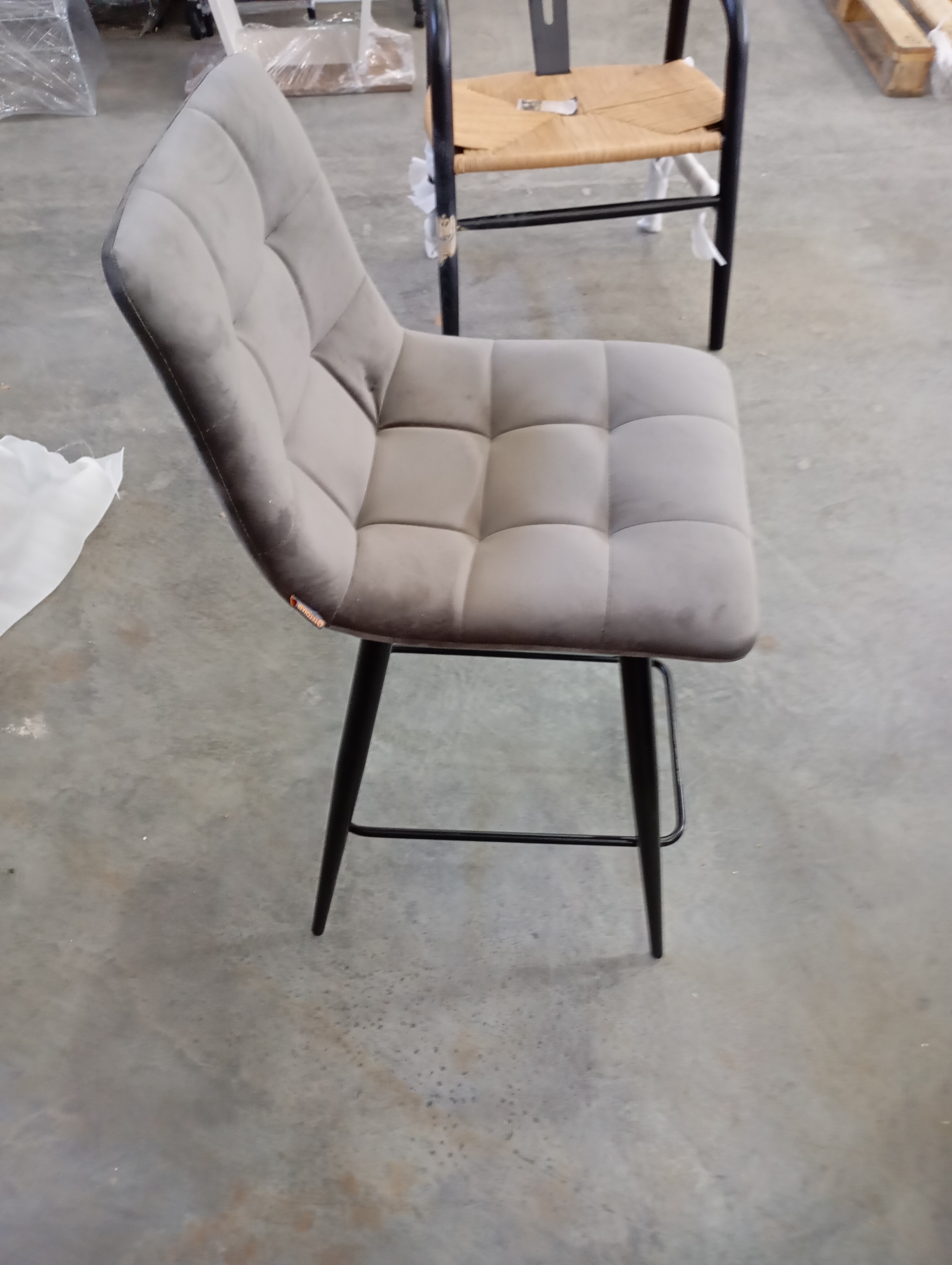 Стул полубарный CHILLY (mod. 7095пб ) ткань/металл, 53x44x94 см, высота до сиденья 66 см, темно-серый barkhat 14/черный