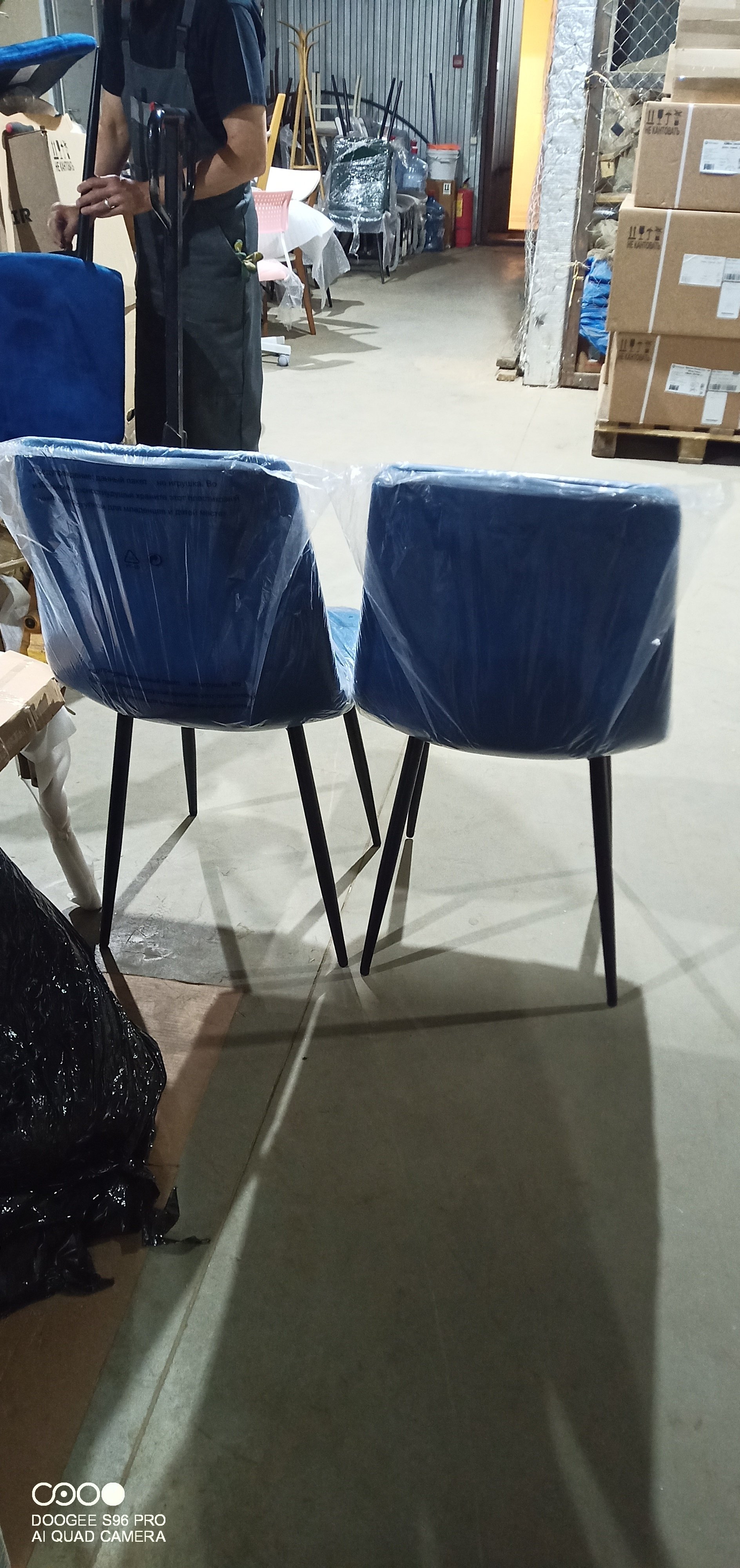 Стул CHILLY (mod. JSC-220) Велюр/металл , 44,5х52,5х88 см, Blue (синий) HLR64 / черный