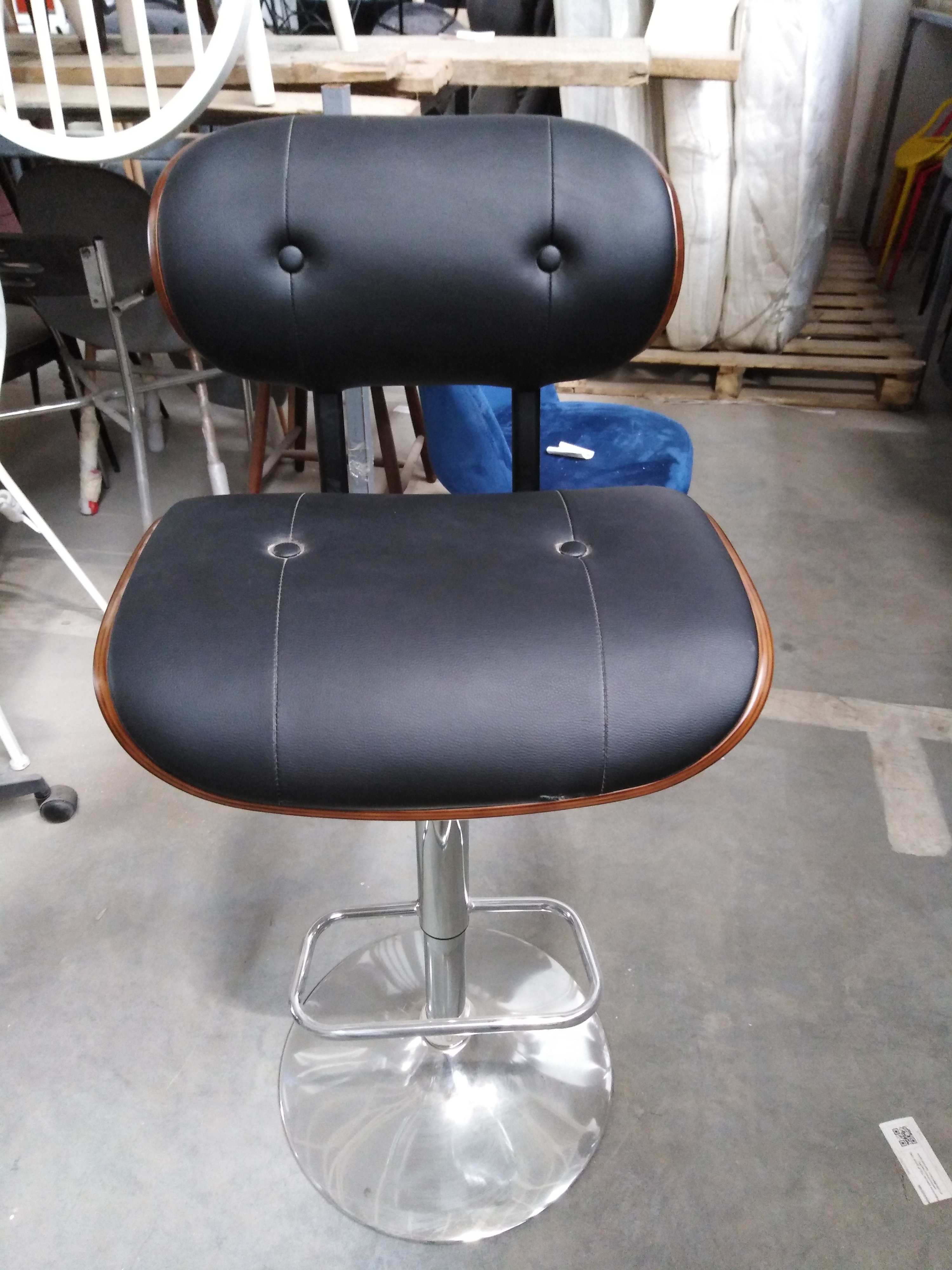 Барный стул DRAKAR (mod.4050) металл/дерево/экокожа, 51х56х95-116 см, высота сиденья 65-87 см, черный/орех/хром