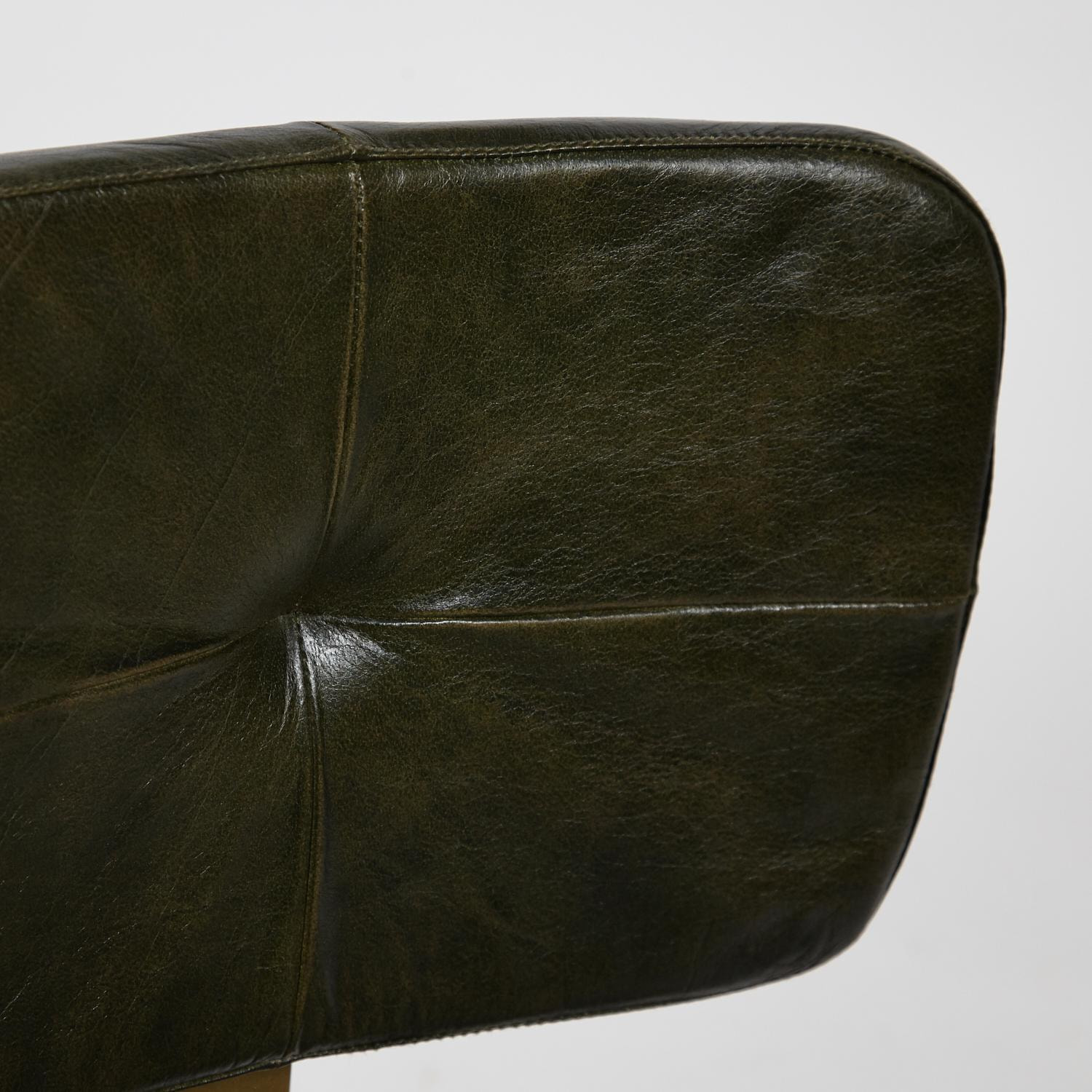 Кресло Secret De Maison TRAMP ( mod. 2318-T) металл/кожа буйвола, 47x51x82, античный зеленый